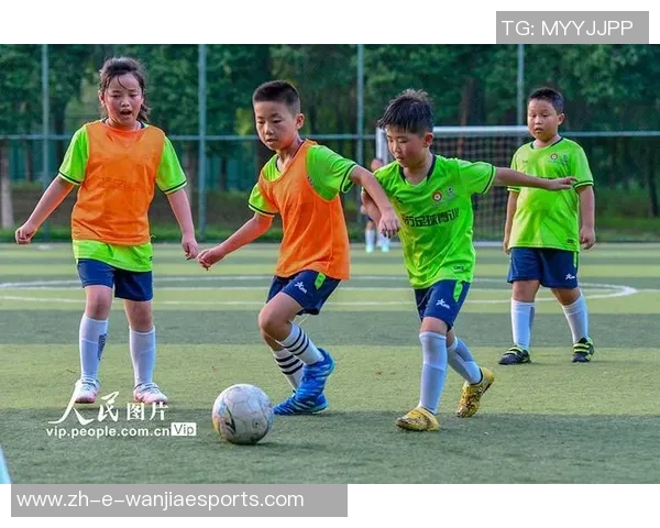 足球场上的小球星风采集锦展现少年足球天赋与激情 足球场上的小球星风采集锦展现少年足球天赋与激情